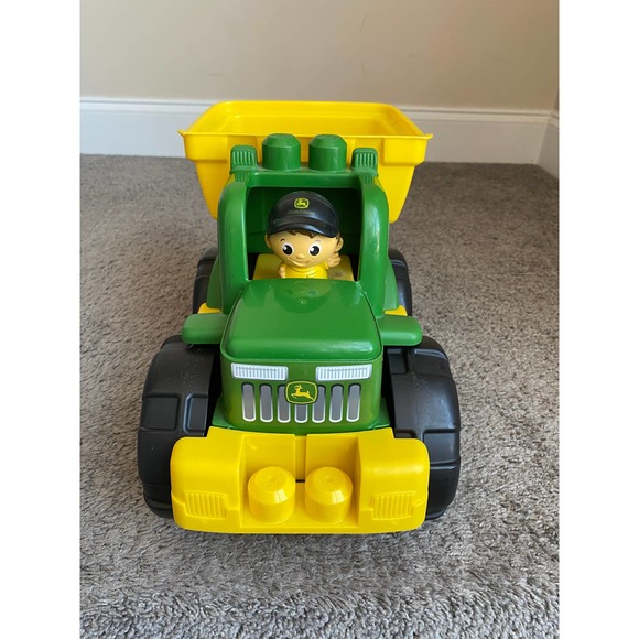 Mega Bloks x John Deere tractor building toy - Picture 2 of 11
